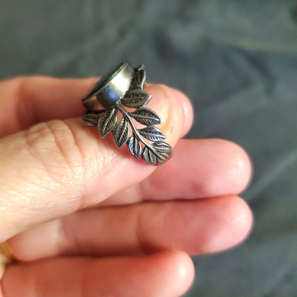 Ring - Picture 4 of 6